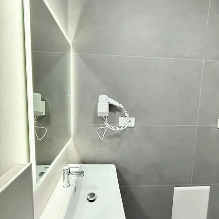 酒店 森特鲁姆酒店 地拉那